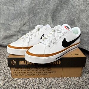 NIKE : Court Legacy Next Nature